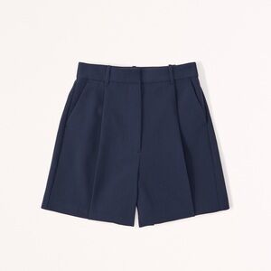 Abercrombie & Fitch Ultra High Rise tailored short - MEDIUM